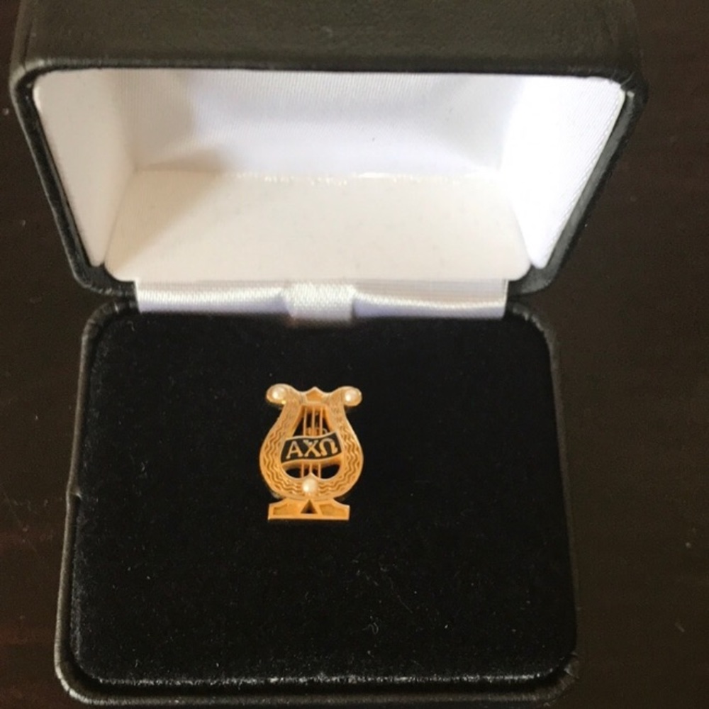 Axo pin
